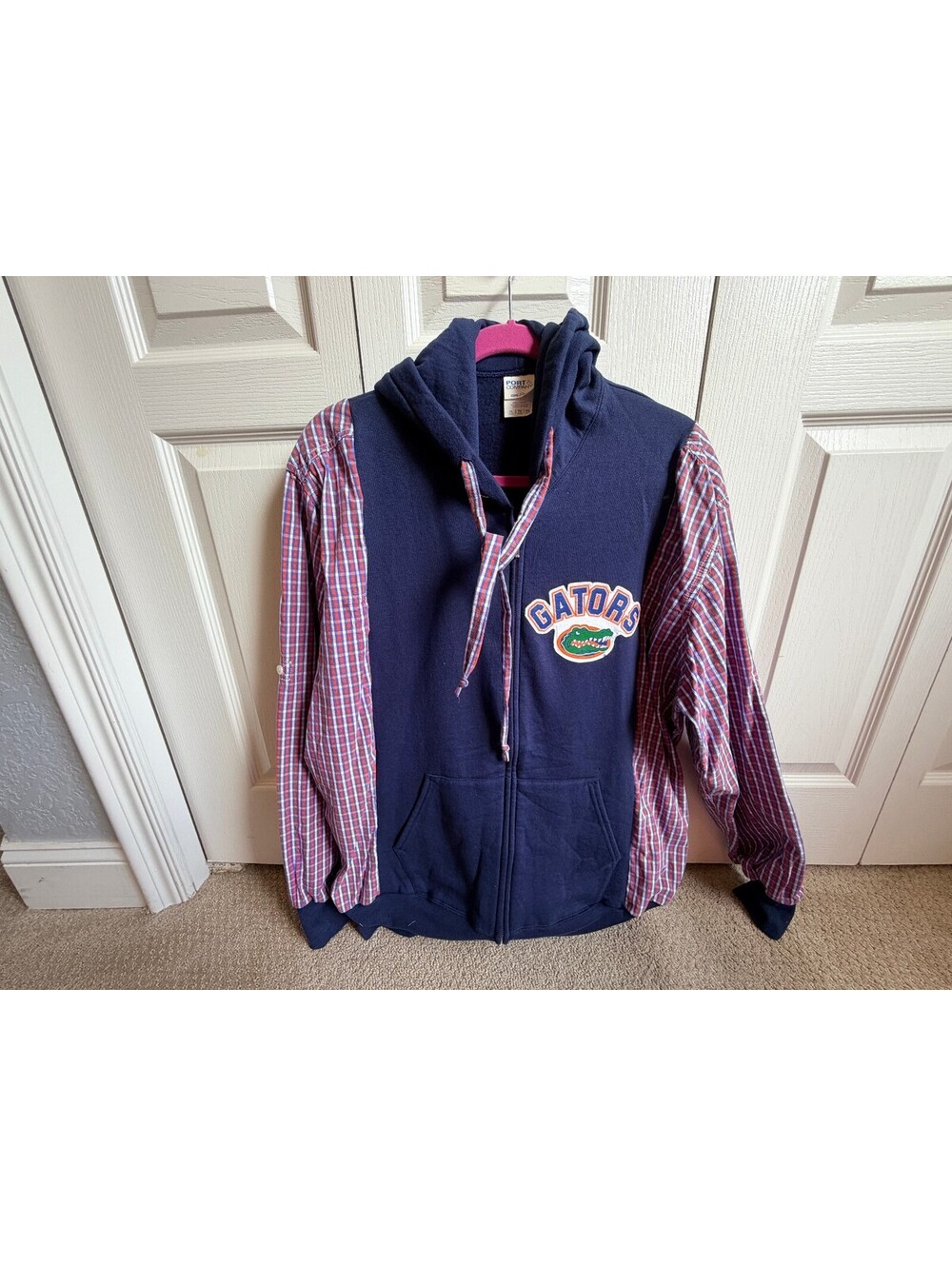 Florida Gators Hooded Zip-Up Jacket with Plaid Sleeves. Oversized XL